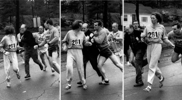 Bostonský maraton roku 1966. Pořadatel vyhání ze závodu první ženu, která se chtěla závodu zúčastnit.