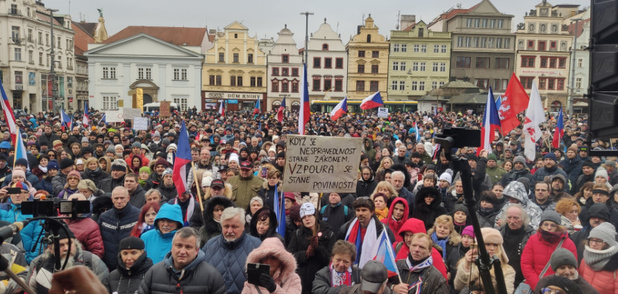 Probuzená Plzeň: Tisíce demonstrovaly proti totalitě.  Dost bylo sametu. Tomáš Ortel: Defenestrace! Ředitel školy v Troubkách a 8000 signatářů. Pandemie hlouposti, arogance, cenzury a diktatury. Výzva k občanskému odporu